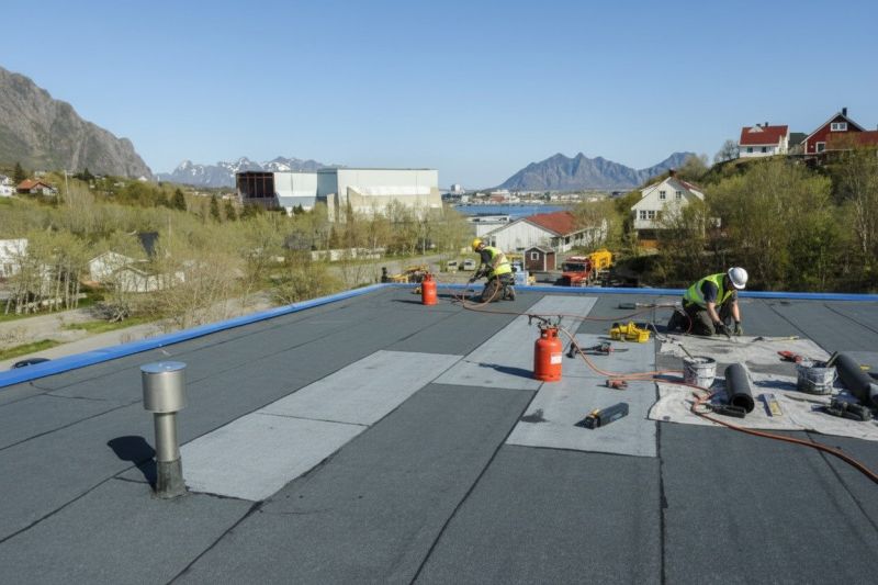 How Flat Roof Replacement Improves Drainage And Waterproofing